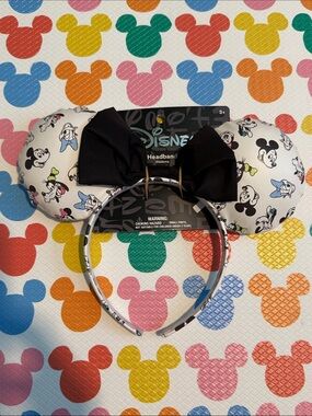 NWT** Disney Black Bow Minnie Ears Headband with Character Print